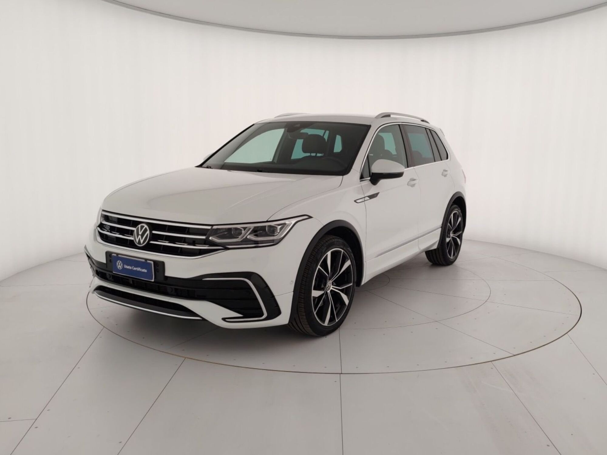 Volkswagen Tiguan 2.0 TDI 150 CV SCR DSG 4MOTION R-Line del 2023 usata a Massa