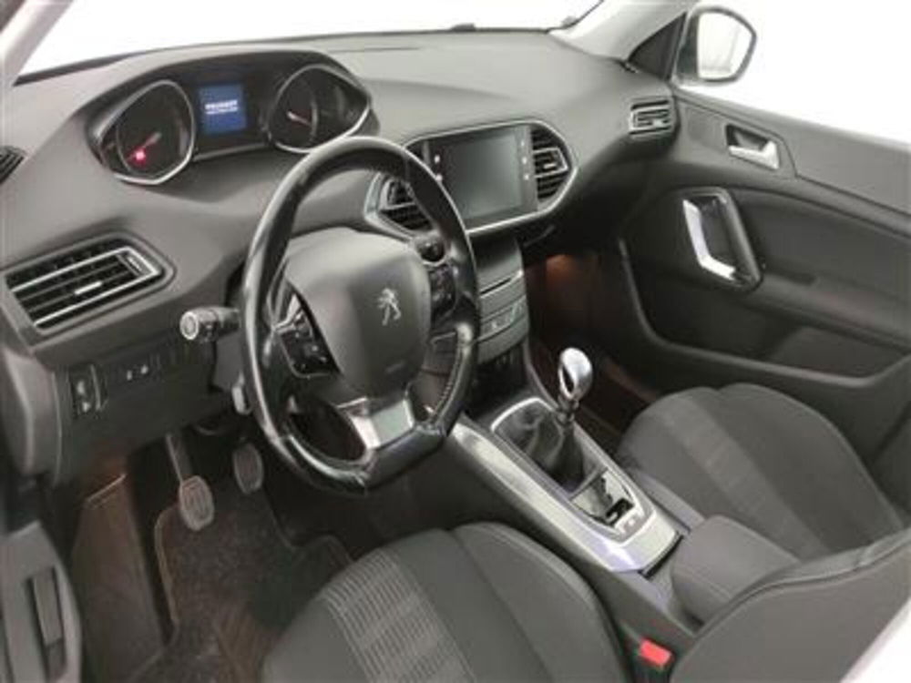 Peugeot 308 SW usata a Bari (13)