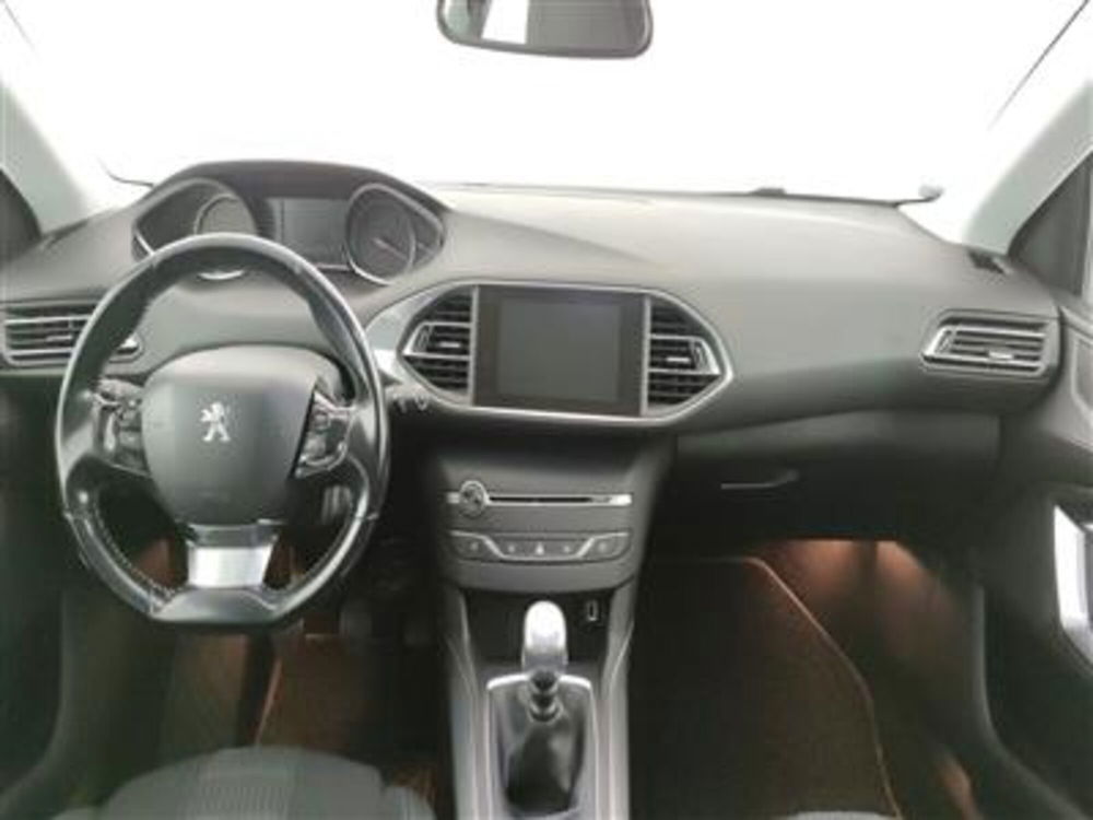 Peugeot 308 SW usata a Bari (14)