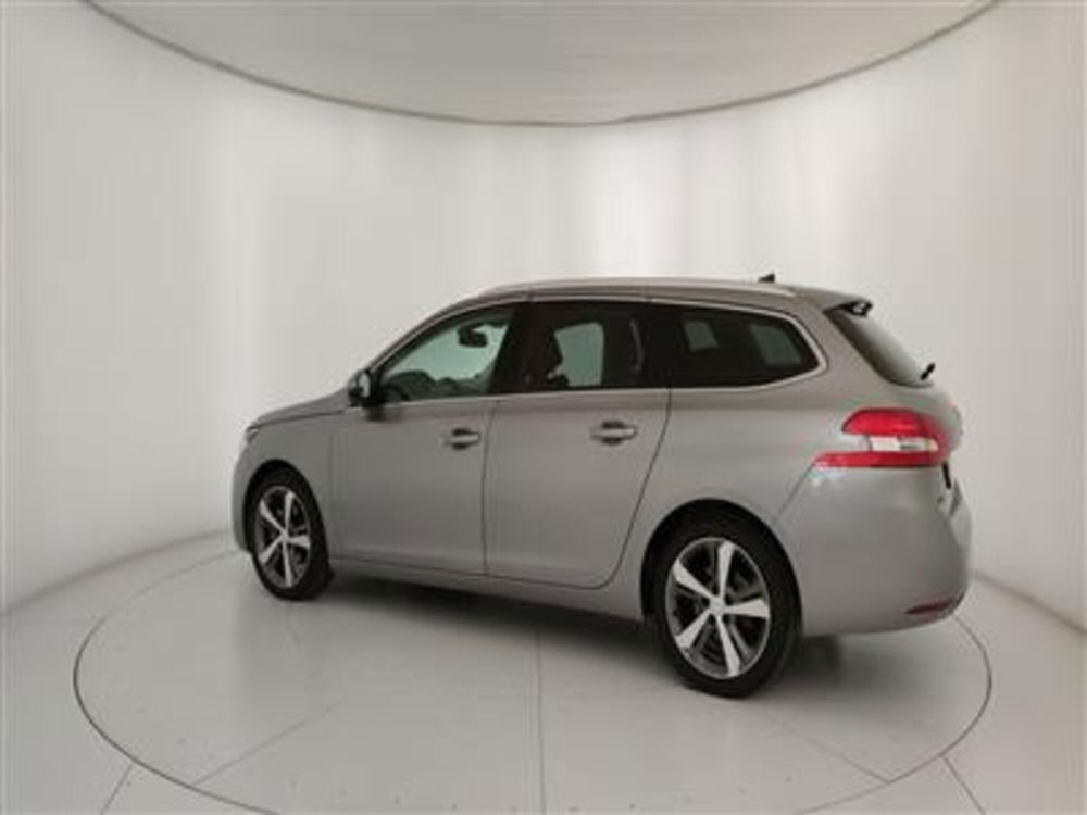 Peugeot 308 SW usata a Bari (4)