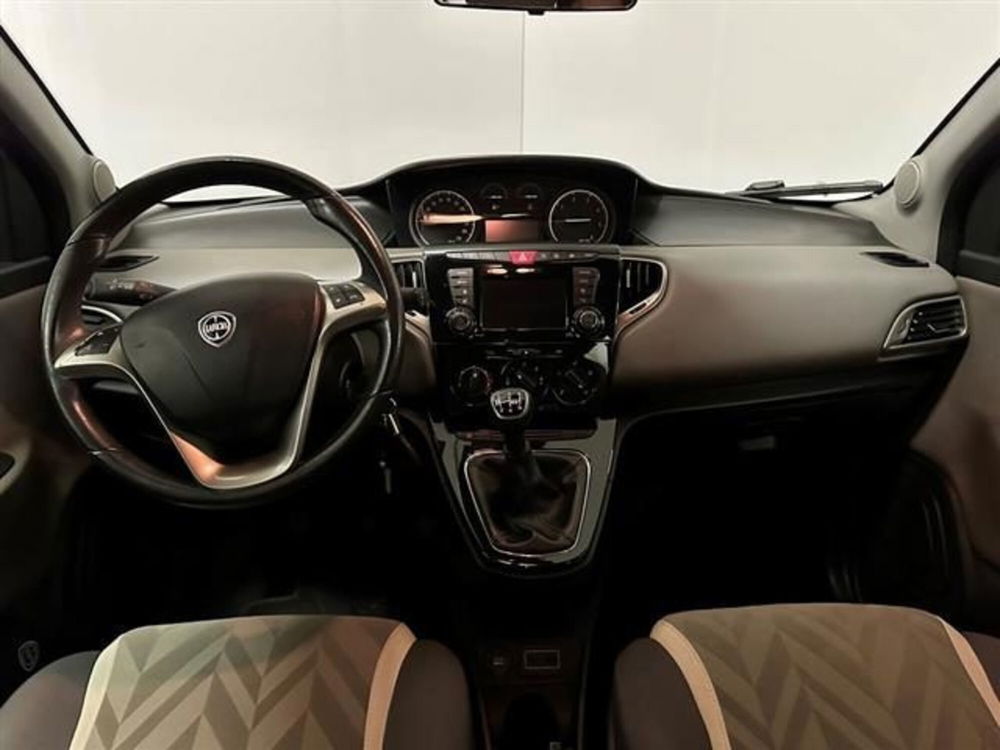 Lancia Ypsilon usata a Siena (6)