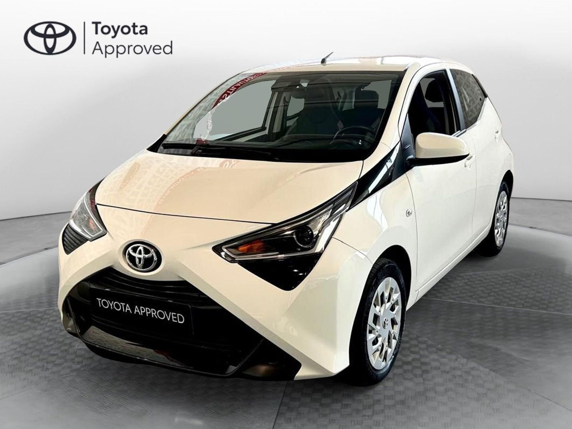 Toyota Aygo Connect 1.0 VVT-i 72 CV 5 porte x-play del 2021 usata a Prato