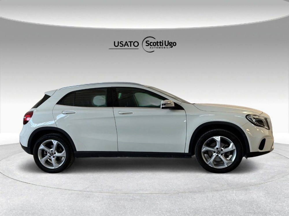 Mercedes-Benz GLA SUV usata a Siena (13)