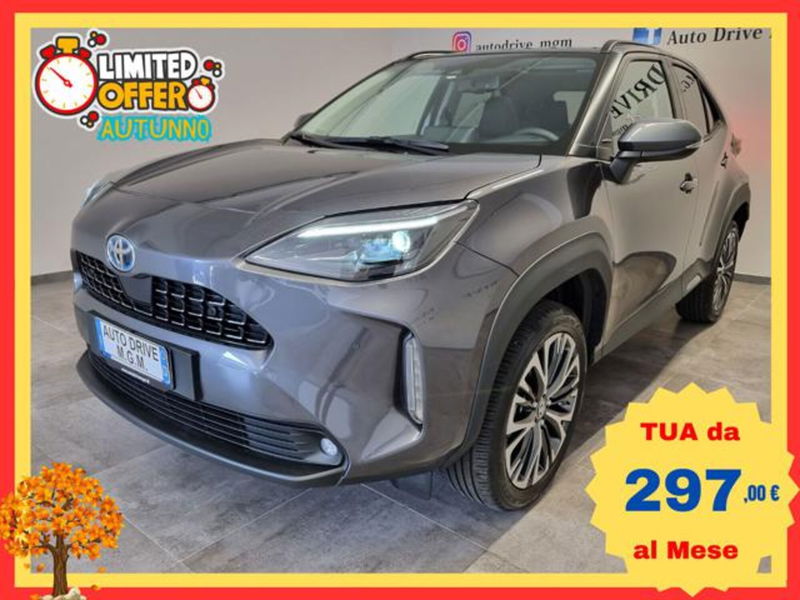 Toyota Yaris Cross 1.5 Hybrid 5p. E-CVT Lounge del 2023 usata a Erba