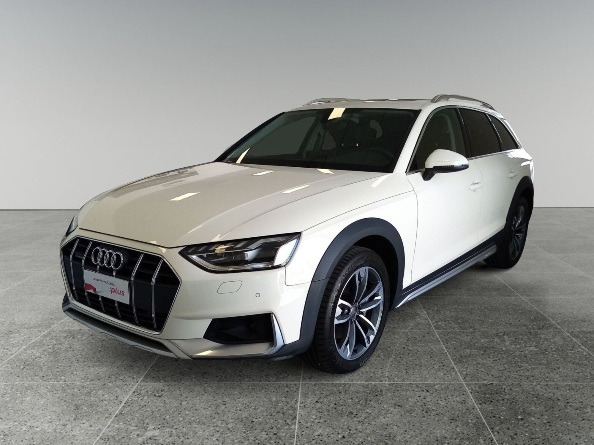 Audi A4 Allroad Allroad 40 2.0 tdi mhev Identity Contrast quattro 204cv s-tronic del 2020 usata a Triggiano