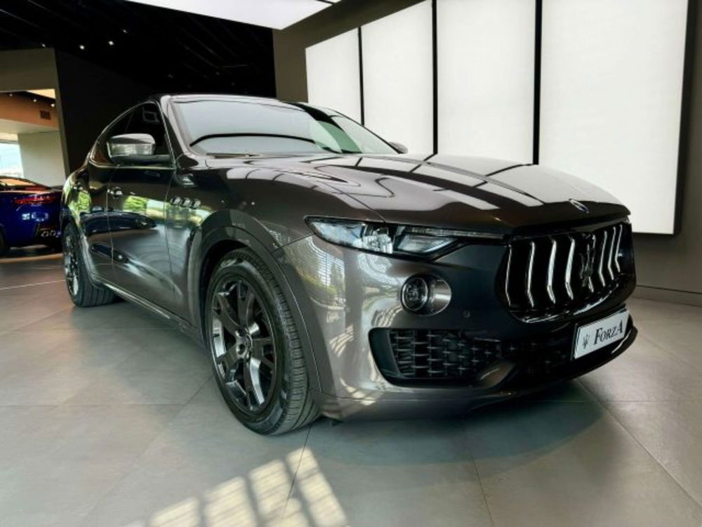 Maserati Levante usata a Torino (3)