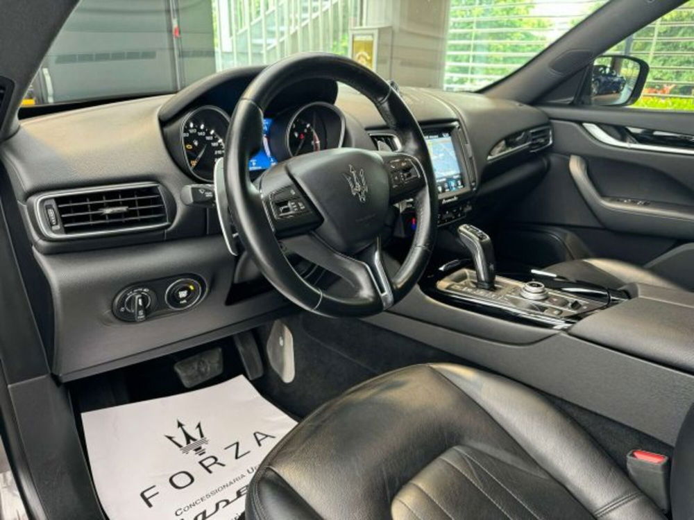 Maserati Levante usata a Torino (9)