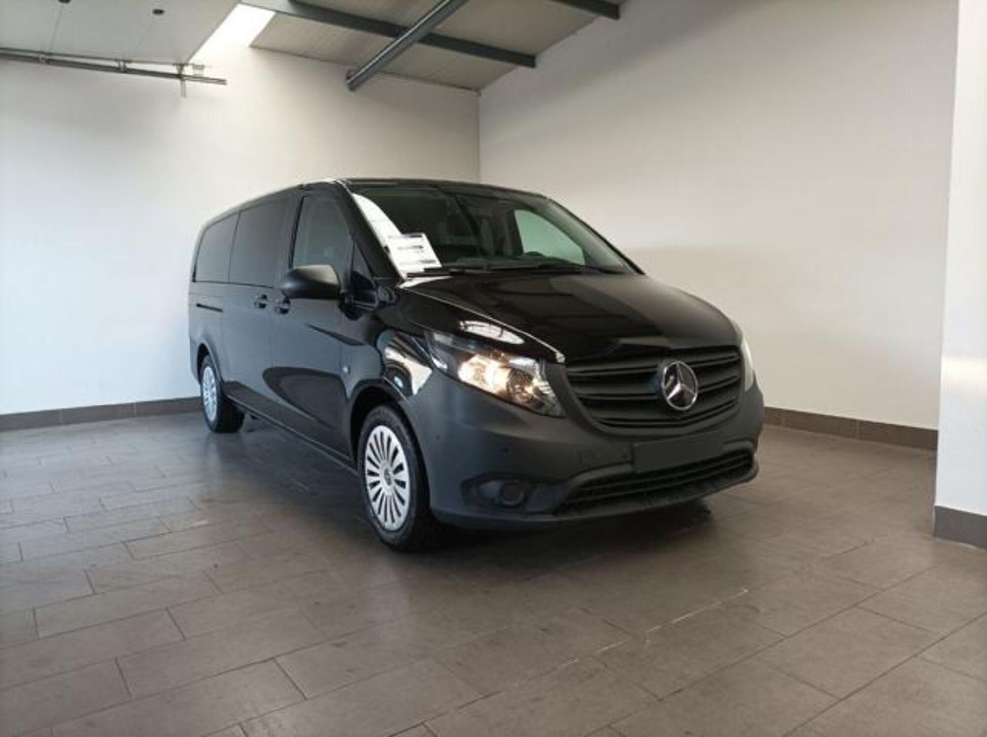 Mercedes-Benz Vito 2.0 116 CDI PL Tourer Pro Extra-Long  del 2023 usata a Magenta