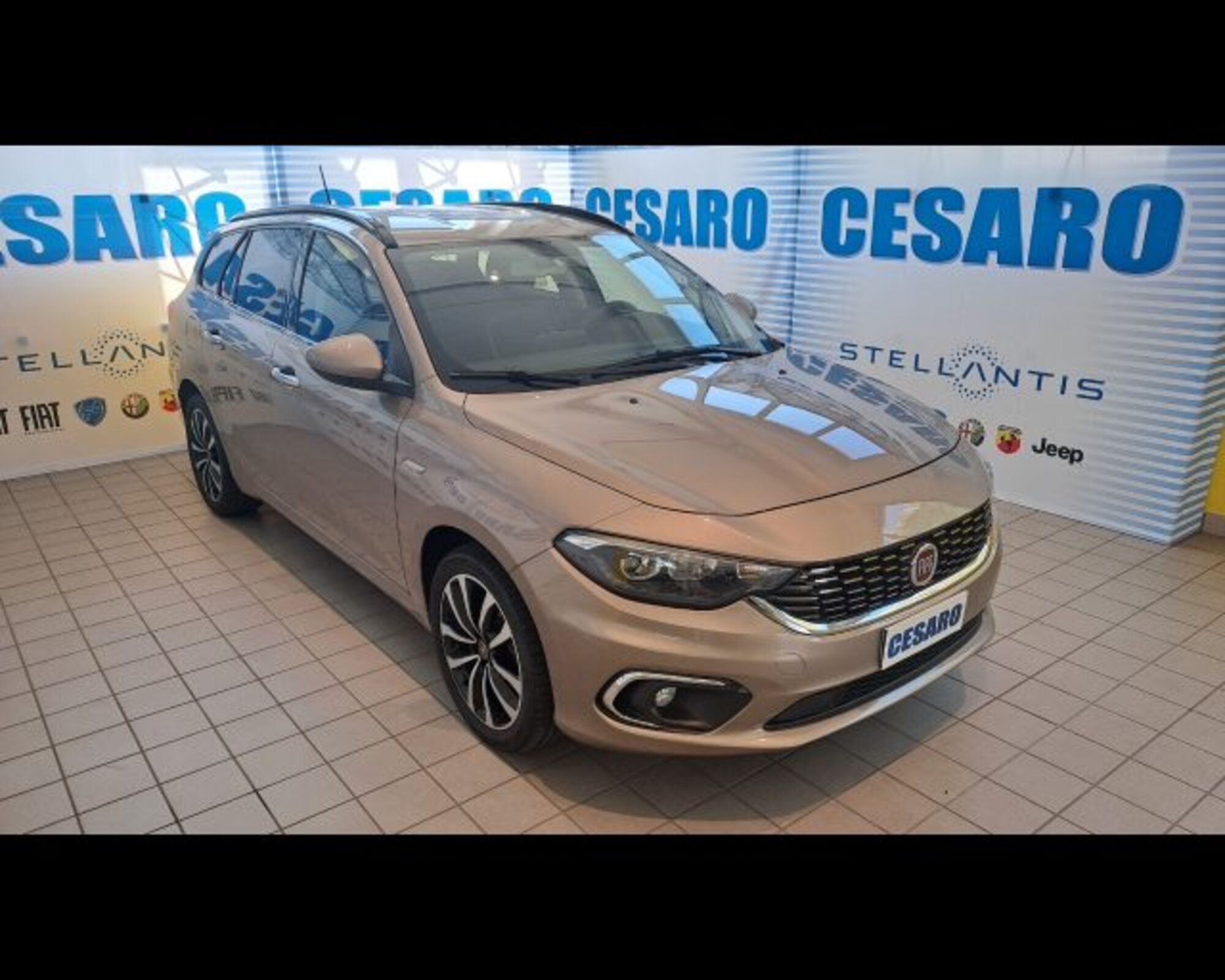 Fiat Tipo Station Wagon Tipo 1.6 Mjt S&amp;S DCT SW Lounge  del 2017 usata a Pont Saint Martin