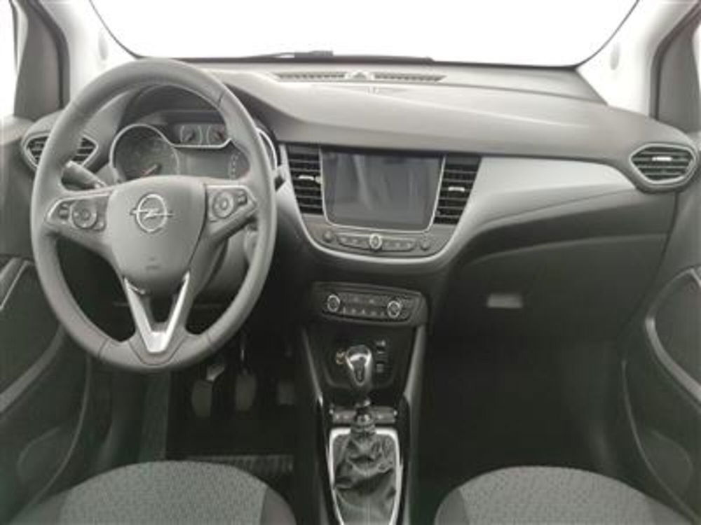 Opel Crossland nuova a Bari (14)