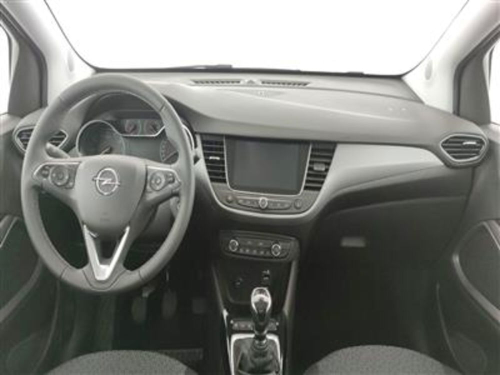 Opel Crossland nuova a Bari (14)