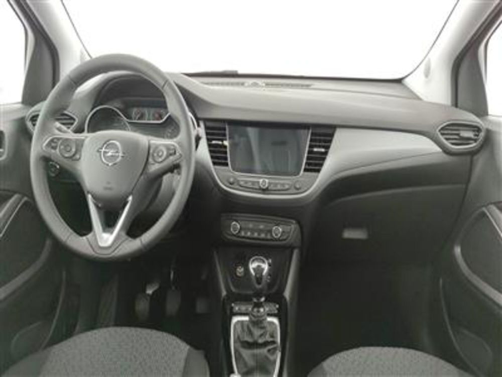 Opel Crossland nuova a Bari (14)