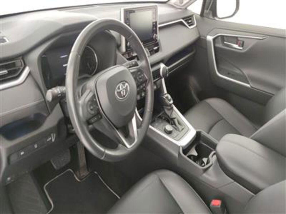 Toyota Rav4 usata a Bari (13)