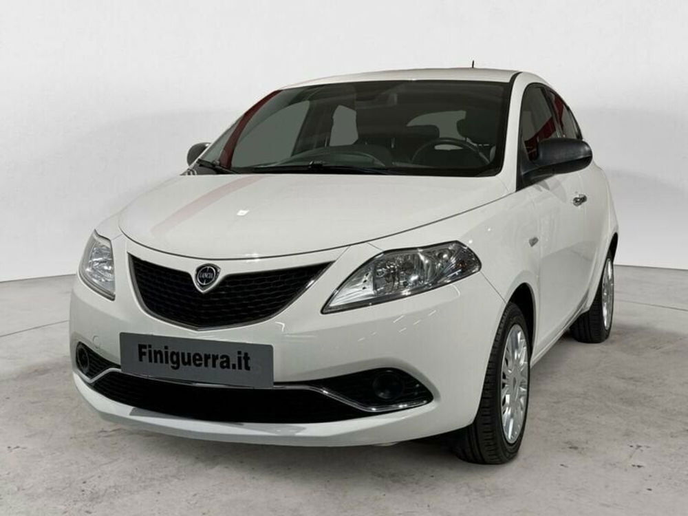 Lancia Ypsilon usata a Lecco