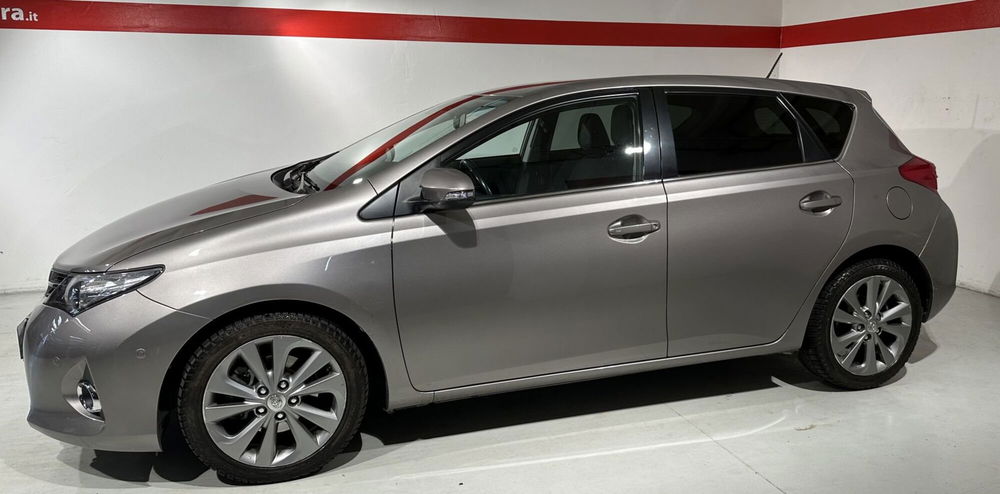 Toyota Auris usata a Lecco (3)