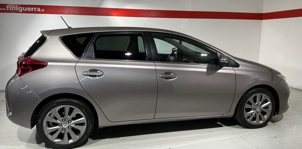 Toyota Auris usata a Lecco (6)