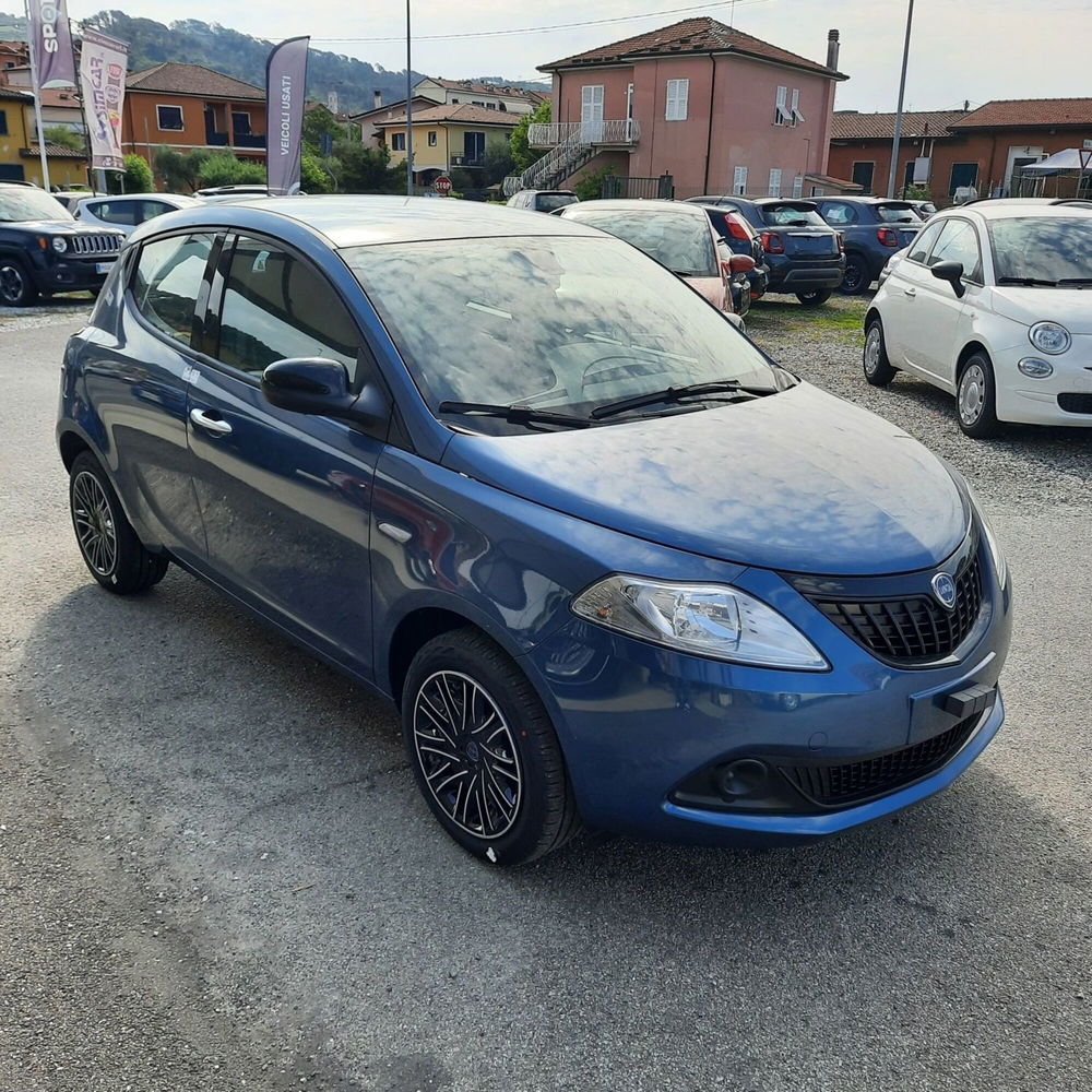 Lancia Ypsilon nuova a La Spezia