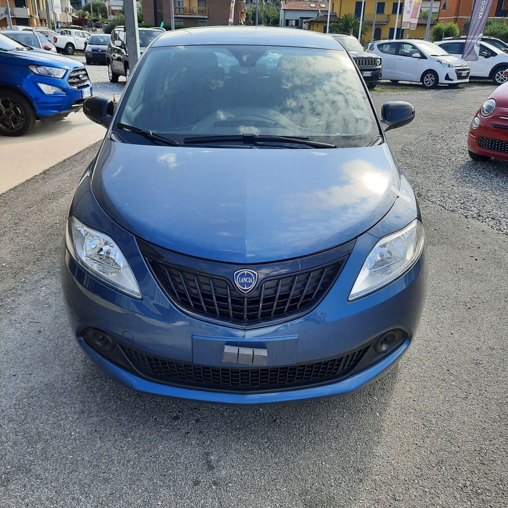 Lancia Ypsilon nuova a La Spezia (2)