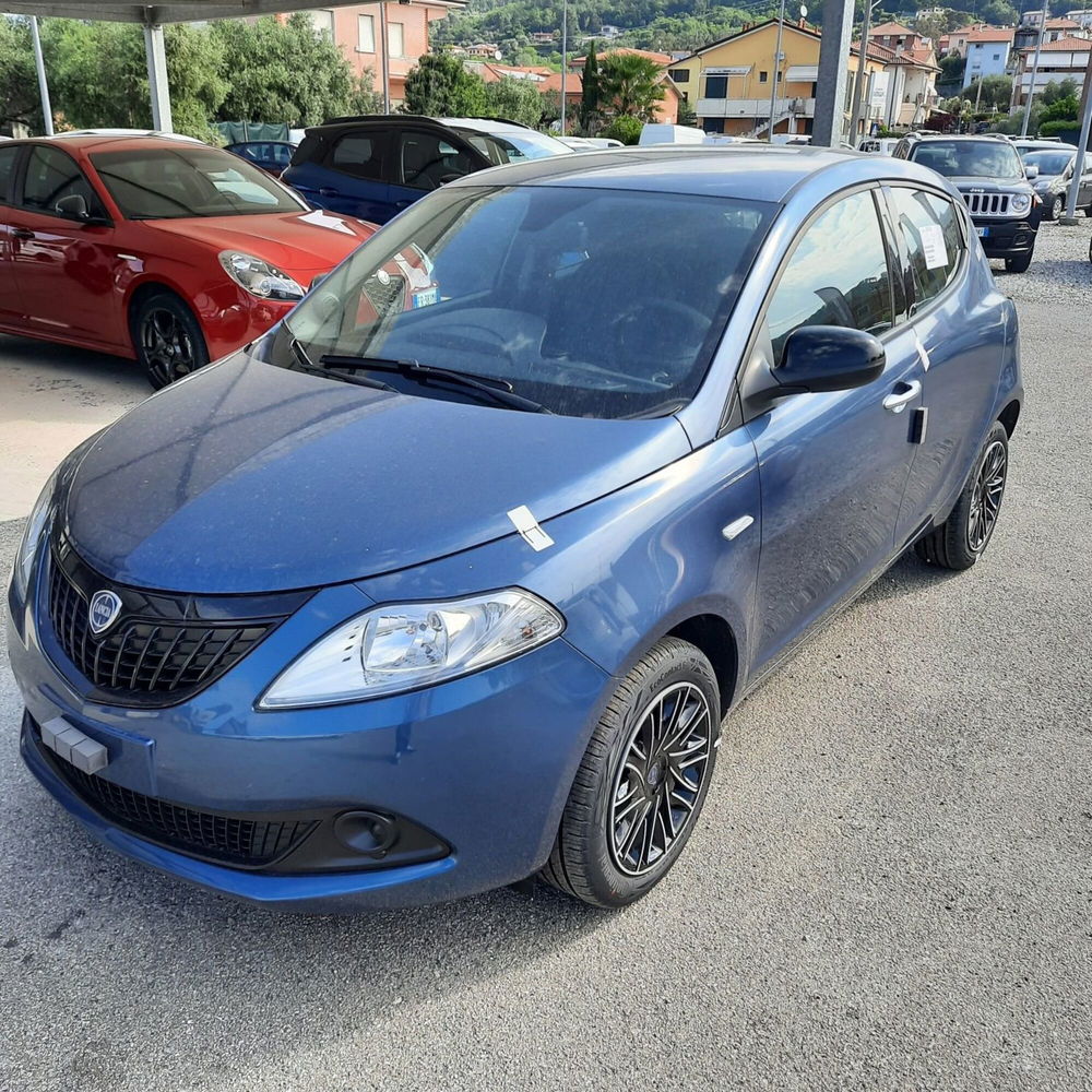 Lancia Ypsilon nuova a La Spezia (3)