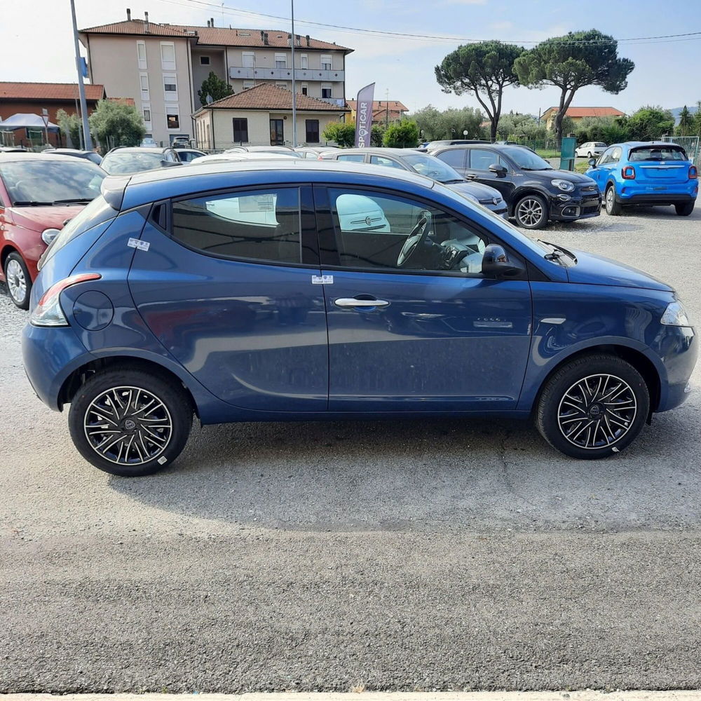 Lancia Ypsilon nuova a La Spezia (8)