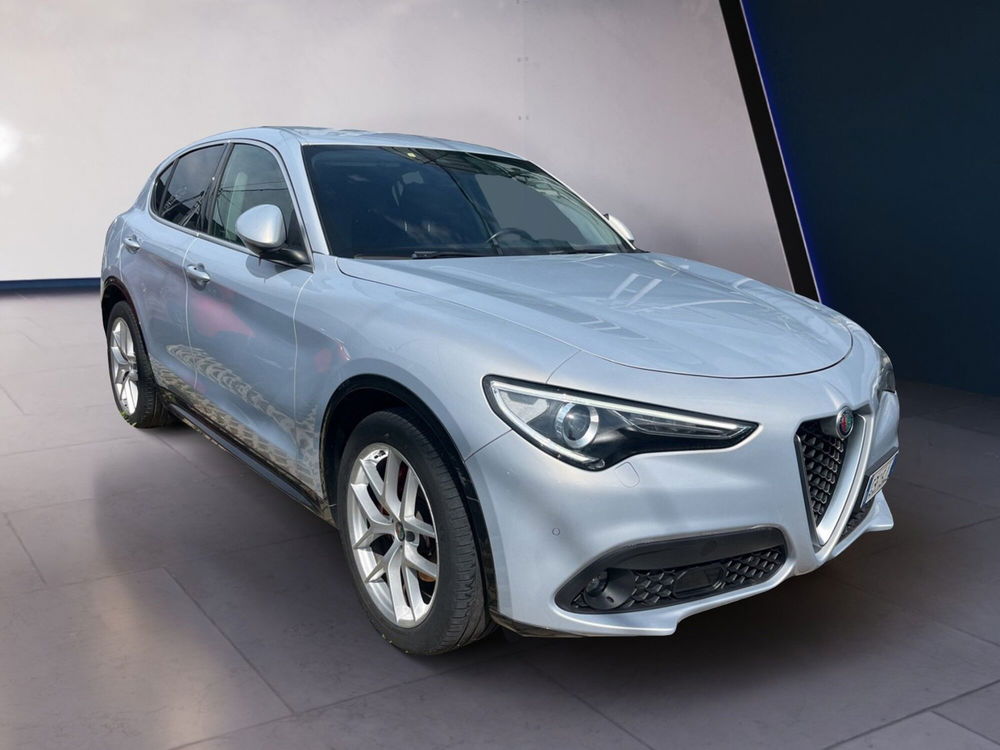 Alfa Romeo Stelvio usata a Torino (3)