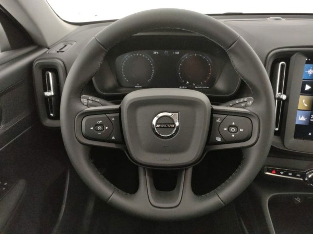 Volvo XC40 nuova a Modena (14)