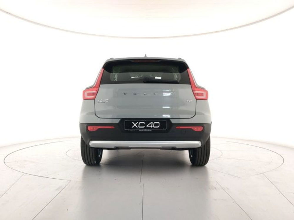 Volvo XC40 nuova a Modena (4)