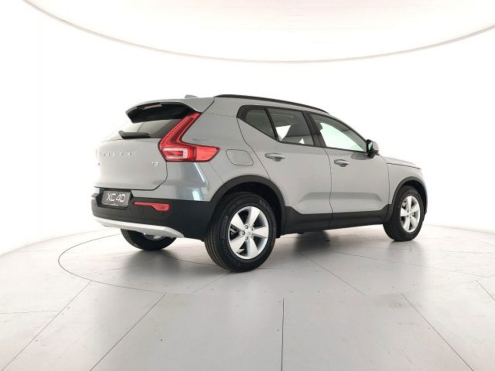 Volvo XC40 nuova a Modena (5)