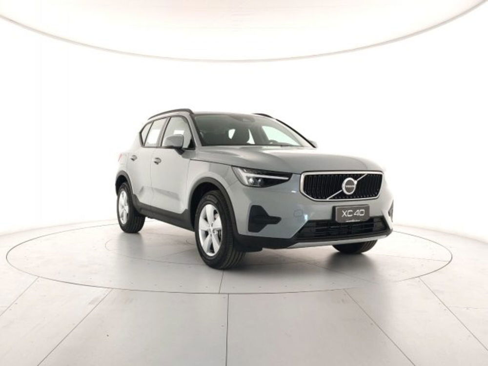 Volvo XC40 nuova a Modena (6)