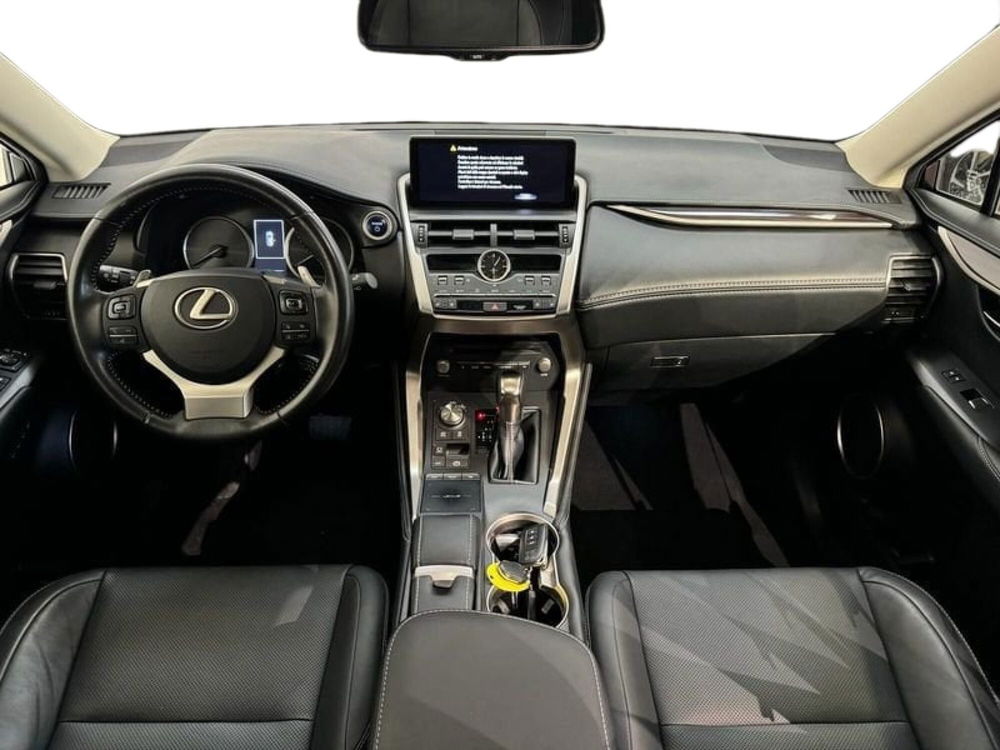 Lexus NX usata a Roma (10)