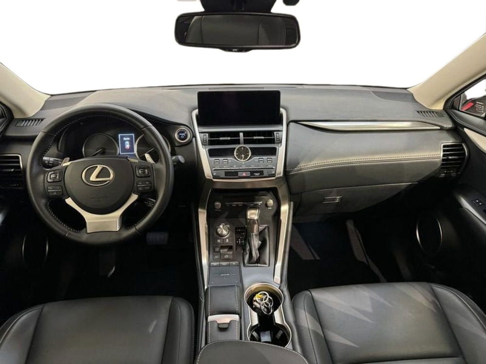 Lexus NX usata a Roma (9)