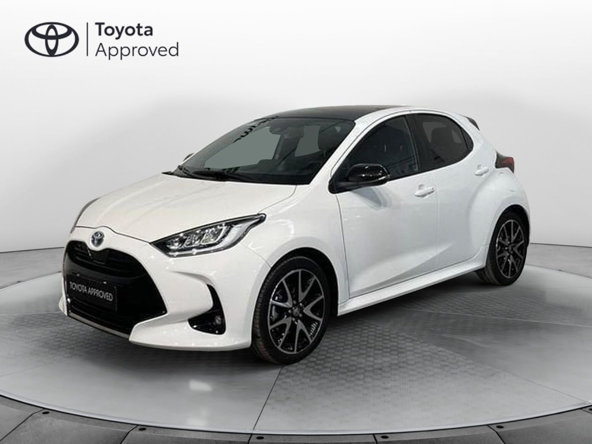 Toyota Yaris 1.5 Hybrid 5 porte Lounge del 2021 usata a Roma