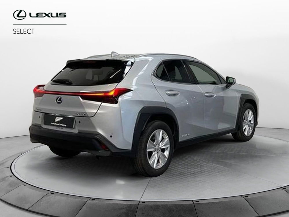 Lexus UX usata a Roma (4)