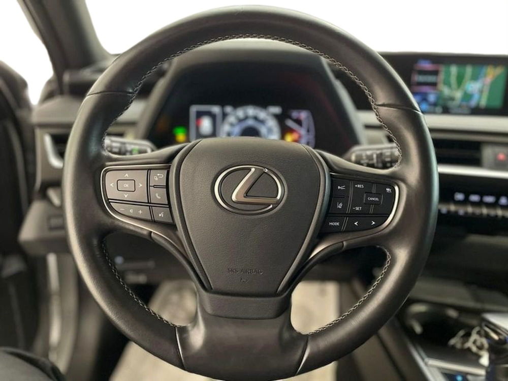 Lexus UX usata a Roma (7)