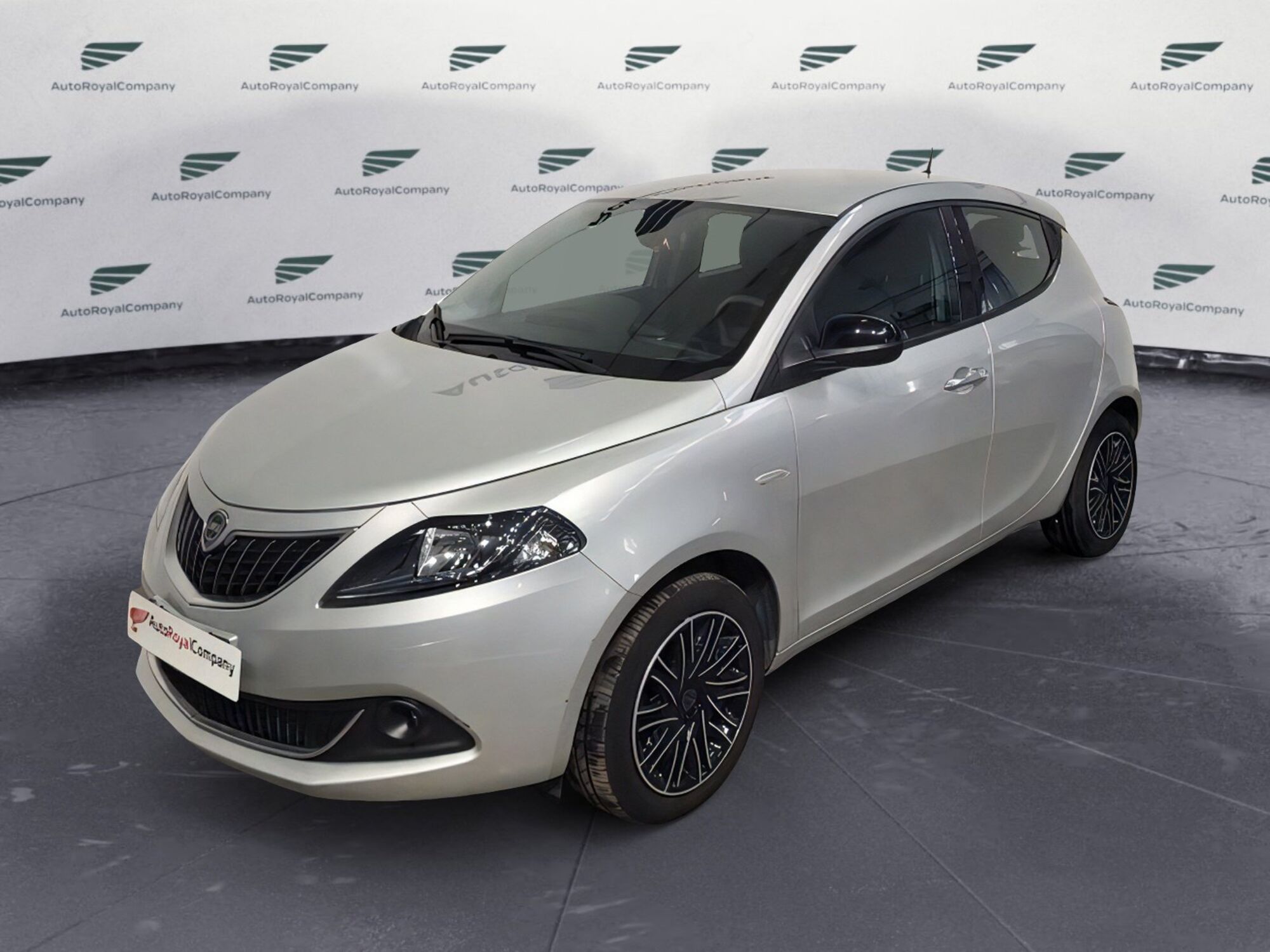 Lancia Ypsilon 1.0 FireFly 5 porte S&amp;S Hybrid Ecochic Gold  del 2022 usata a Roma