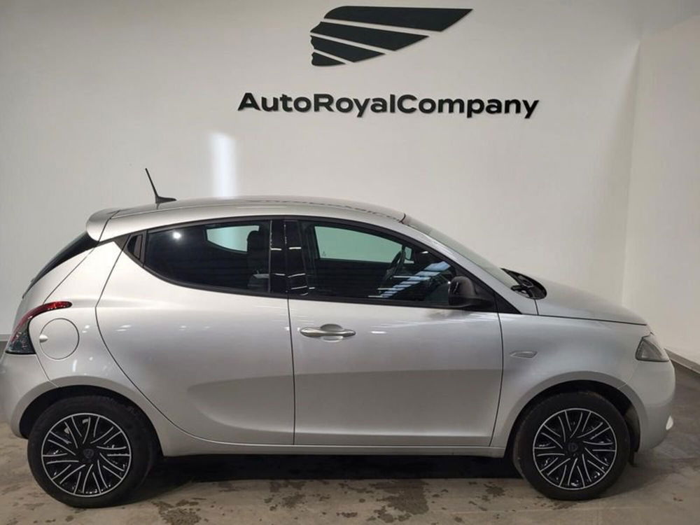 Lancia Ypsilon usata a Roma (3)