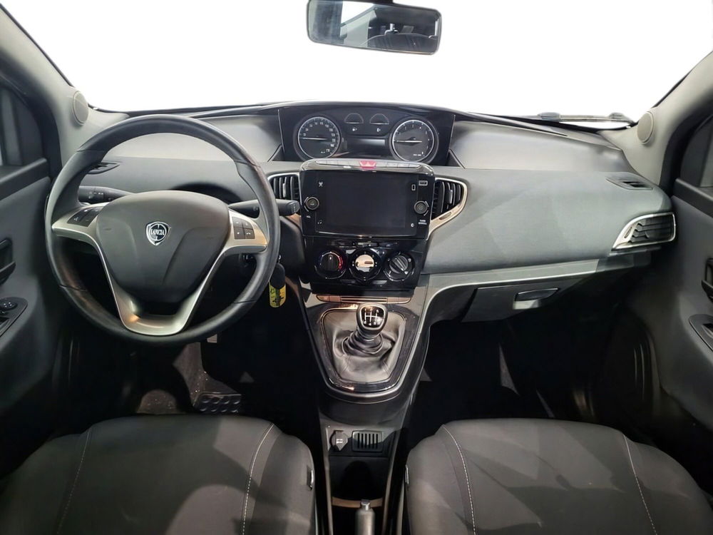 Lancia Ypsilon usata a Roma (5)