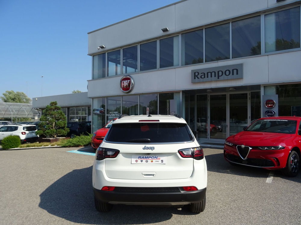 Jeep Compass nuova a Venezia (4)