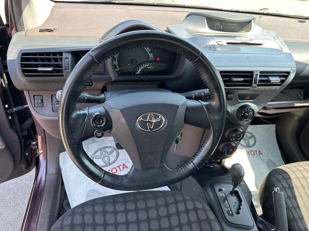 Toyota iQ usata a Siracusa (10)