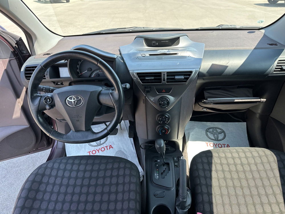 Toyota iQ usata a Siracusa (9)