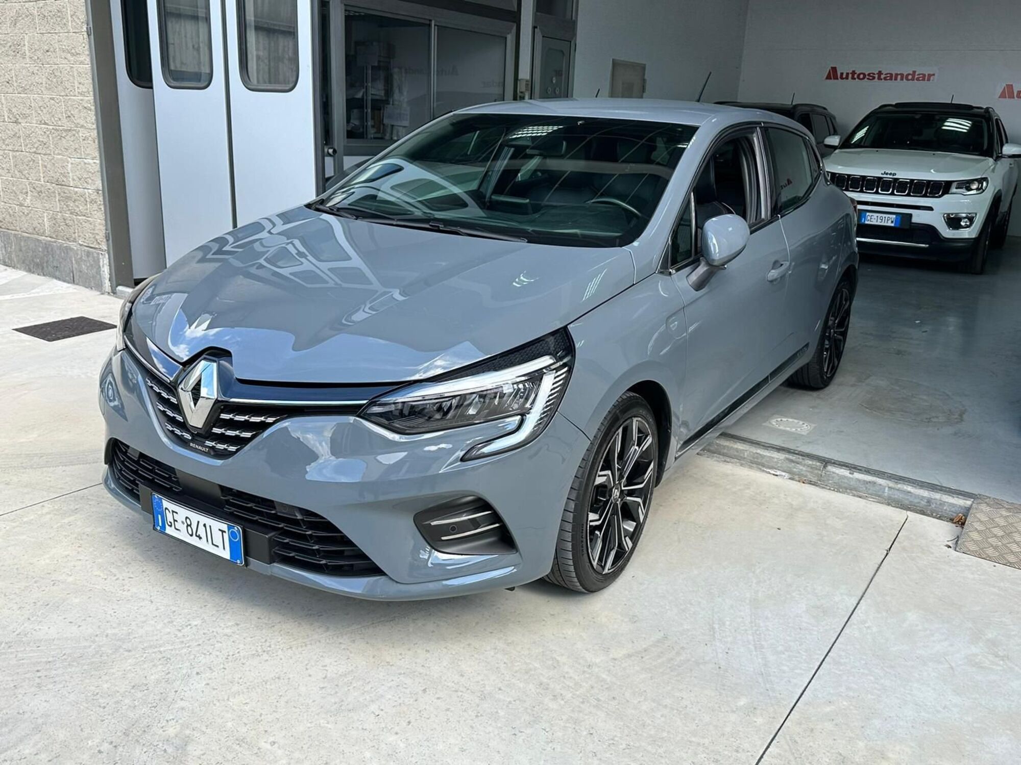 Renault Clio TCe 100 CV 5 porte Intens del 2021 usata a Torino