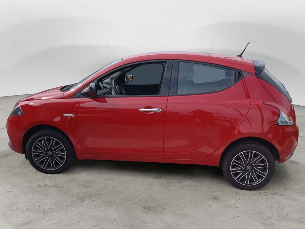 Lancia Ypsilon usata a Roma (2)