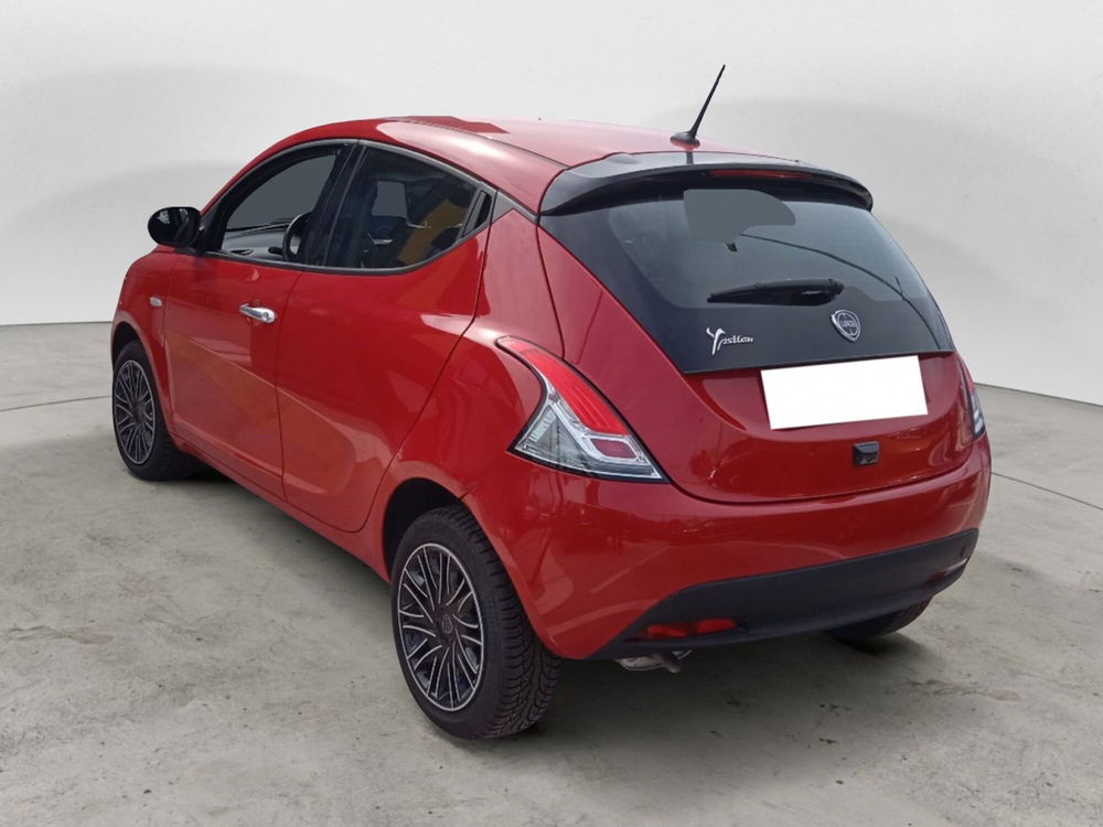 Lancia Ypsilon usata a Roma (3)