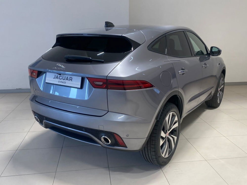 Jaguar E-Pace nuova a Napoli (2)