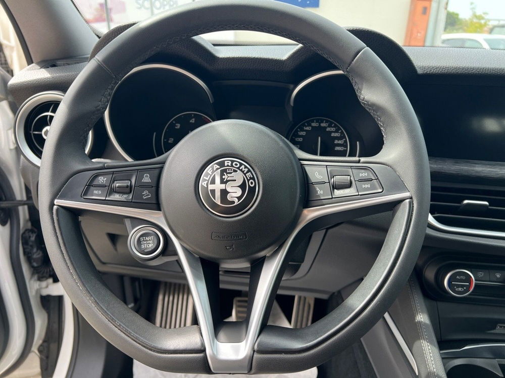 Alfa Romeo Stelvio usata a Teramo (12)