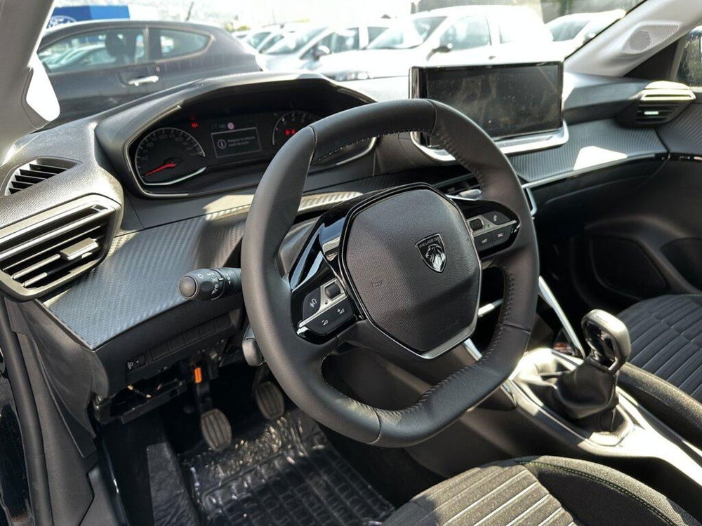 Peugeot 208 nuova a Torino (10)