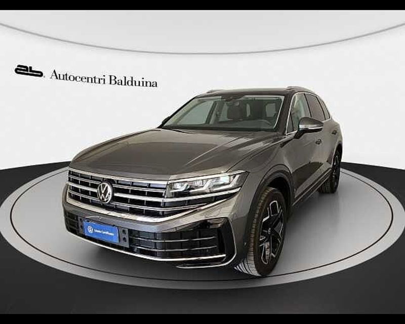 Volkswagen Touareg 3.0 V6 tdi scr R-Line 231cv auto del 2023 usata a Roma