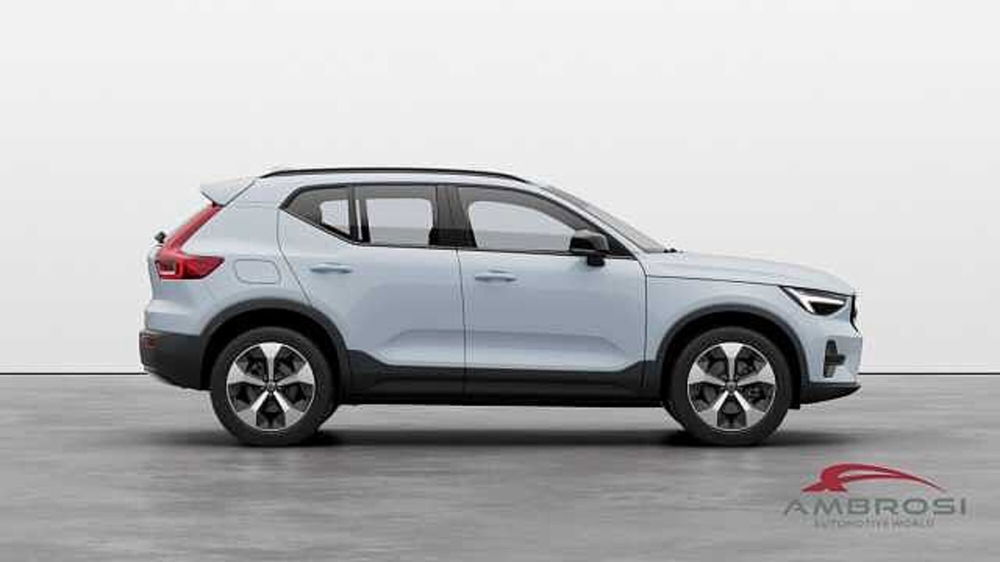 Volvo XC40 nuova a Viterbo (4)