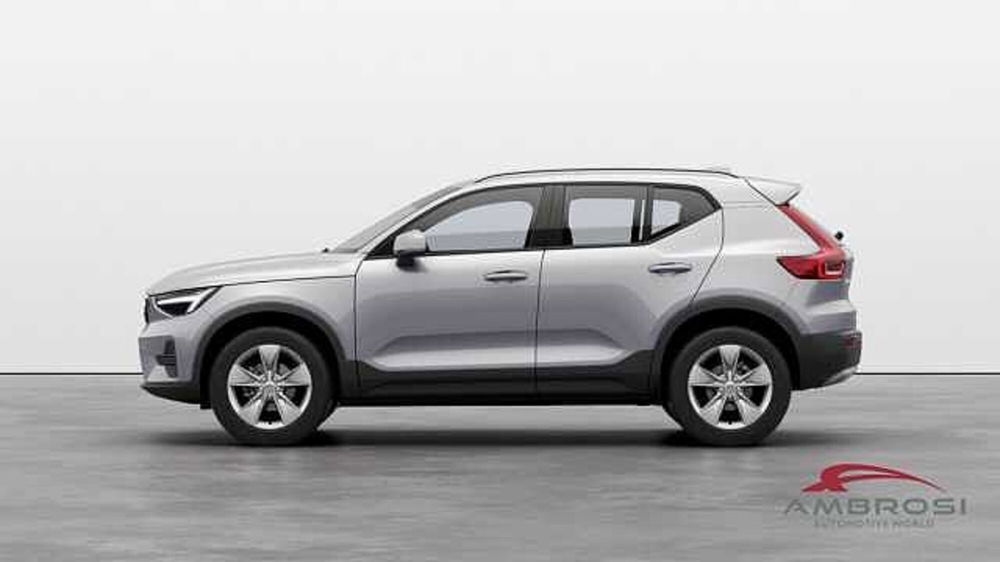 Volvo XC40 nuova a Viterbo (2)