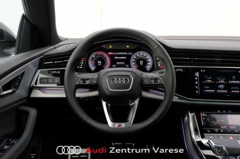 Audi Q8 nuova a Varese (9)